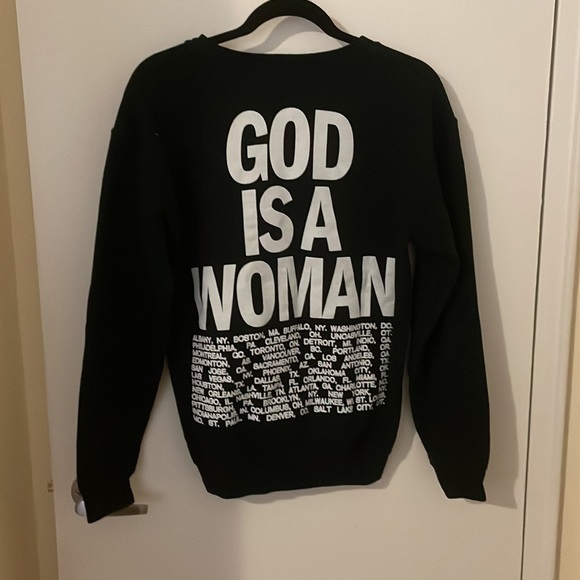 Ariana Grande Merch - Picture 2 of 2